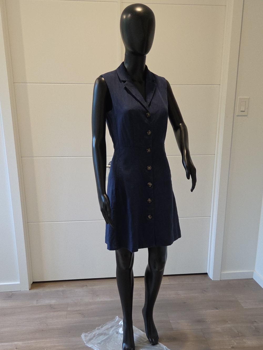 RW&CO. Navy Sleeveless Button-Down A-Line Dress